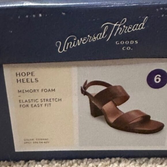 922. NEW Universal Thread Hope Heels Memory Foam Sandals Heels Size 6 NIB - Picture 1 of 4